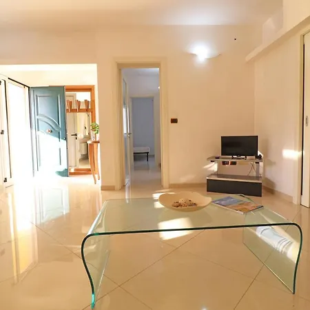 Vakantiehuis Modern Holiday In Good Location - Casa Vacanze Milena Otranto