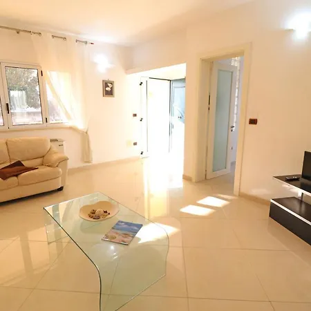 Modern Holiday In Good Location - Casa Vacanze Milena Vakantiehuis